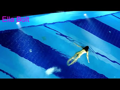❤️ මට නැරඹීම නැවැත්විය නොහැක, තරුණ රන්වන්තිය ELLA BOLT නිවාඩු නිකේතනයේ තටාකයේ නිරුවතින් පිහිනීමට හසු විය ️ Porno si.redgast4asset.ru ❌️